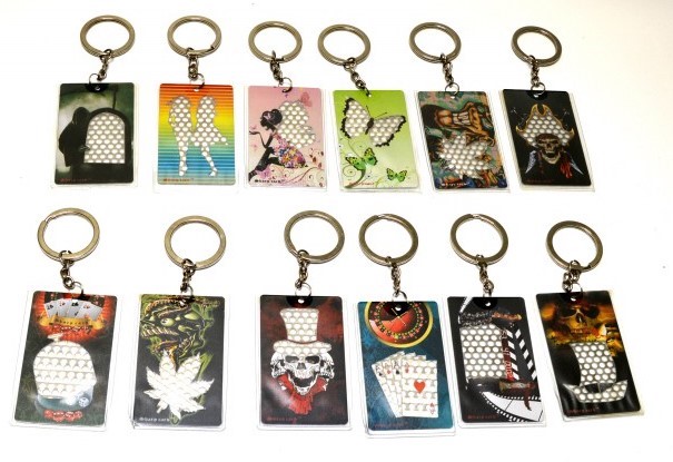 GRINDER POCKET CARD KEYCHAIN